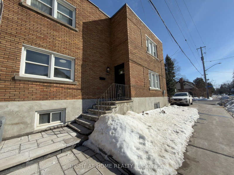 home for lease on 3-55 Glendale Avenue S