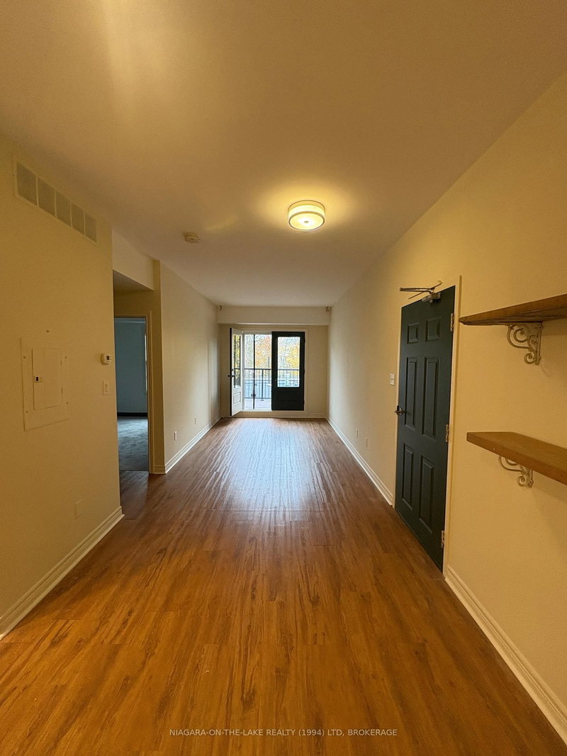 home for lease on Apt 3-75 Queen Street