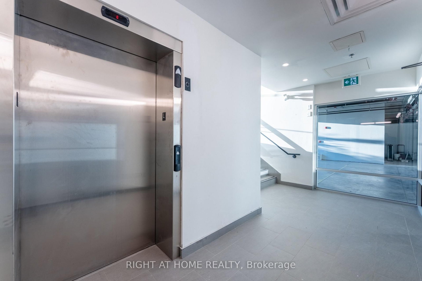 1637 BANK Street, Unit 101 - Photo 12