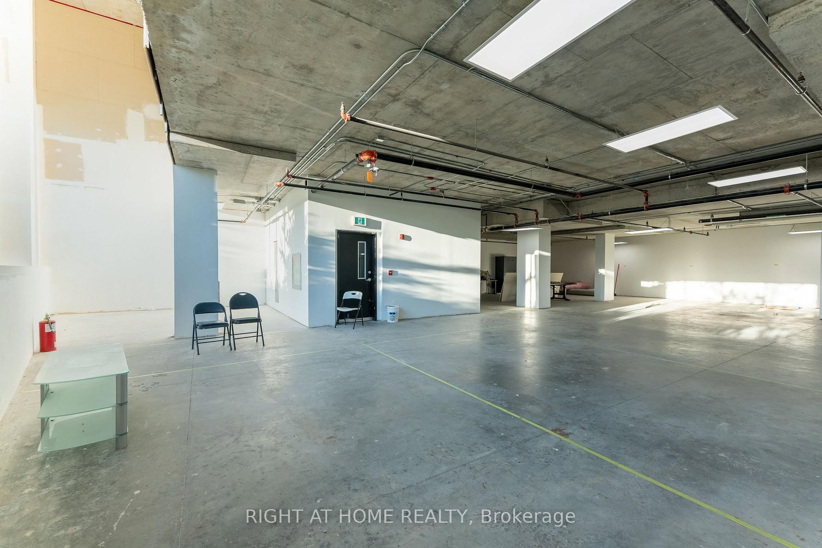 1637 BANK Street, Unit 101 - Photo 15