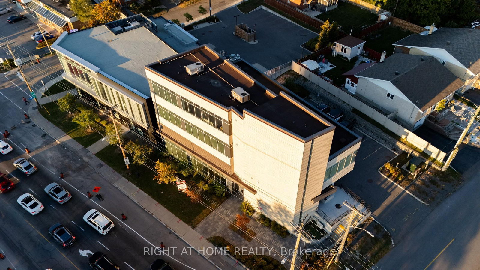 1637 BANK Street, Unit 101 - Photo 5