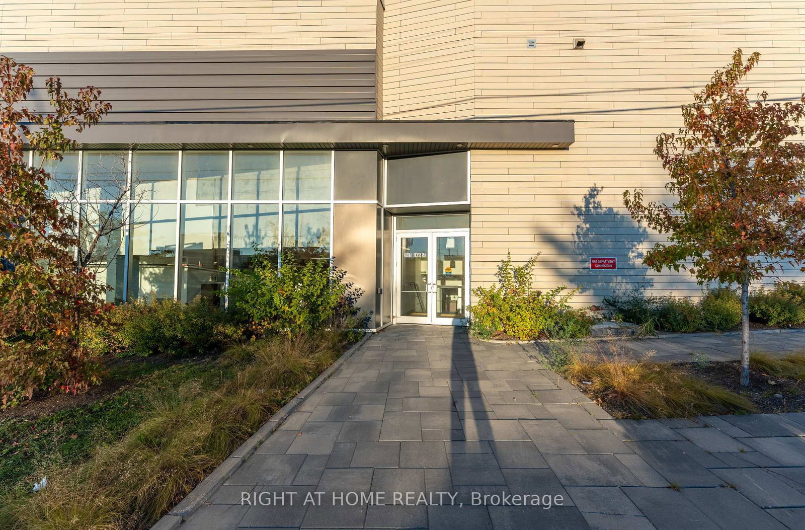 1637 BANK Street, Unit 101 - Photo 7