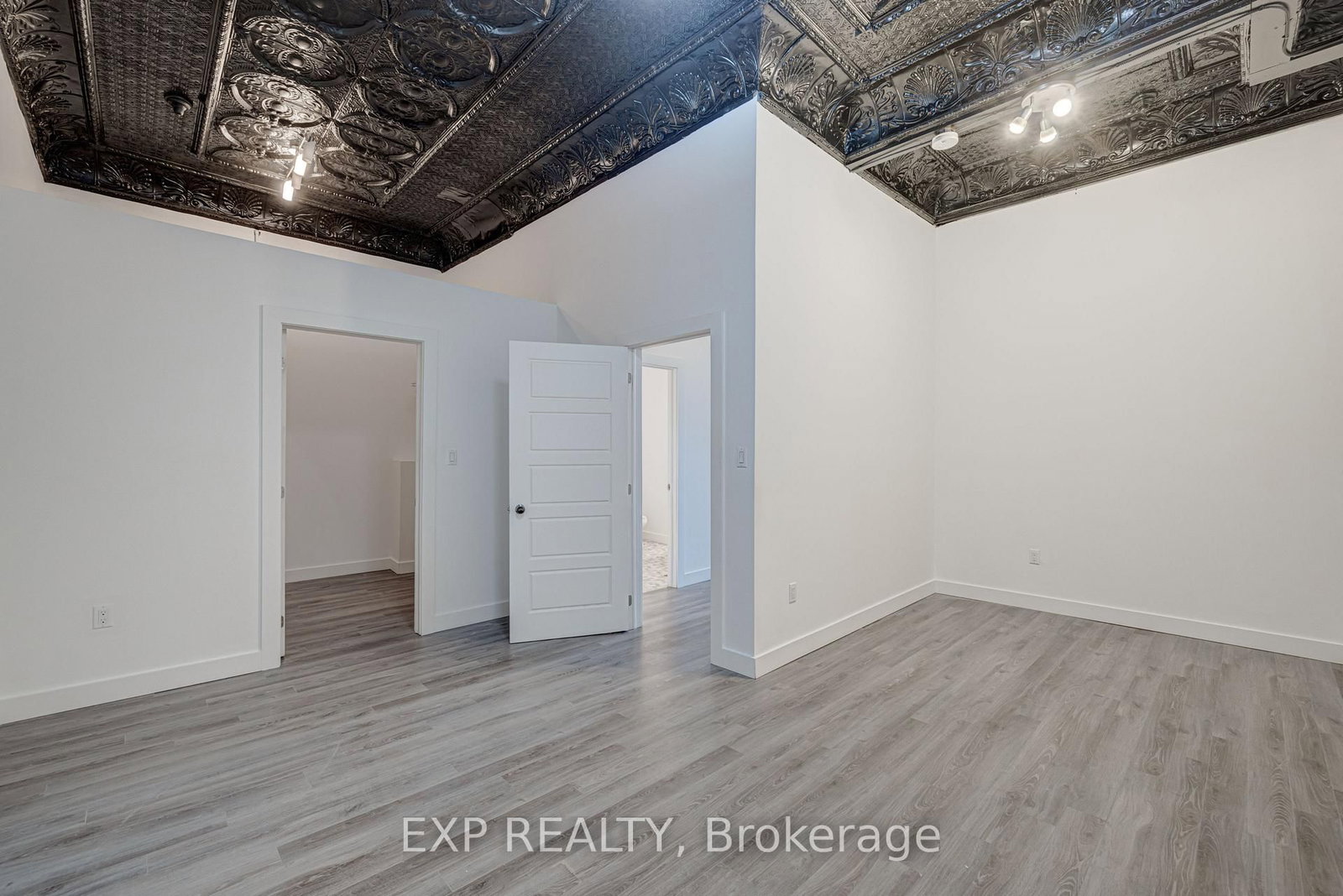 241 ROSS Street - Photo 11