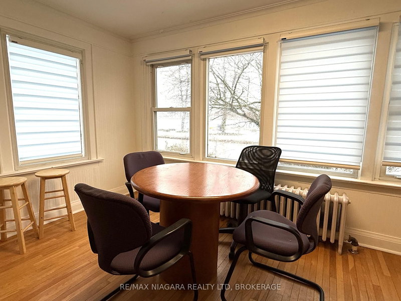 177 Niagara Blvd, Fort Erie, L2A 3G7 | Image 2