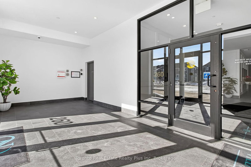 1109 - 260 Villagewalk Blvd, London North, N6G 0W6 | Image 2