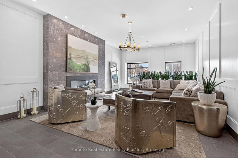 1109 - 260 Villagewalk Blvd, London North, N6G 0W6 | Image 3