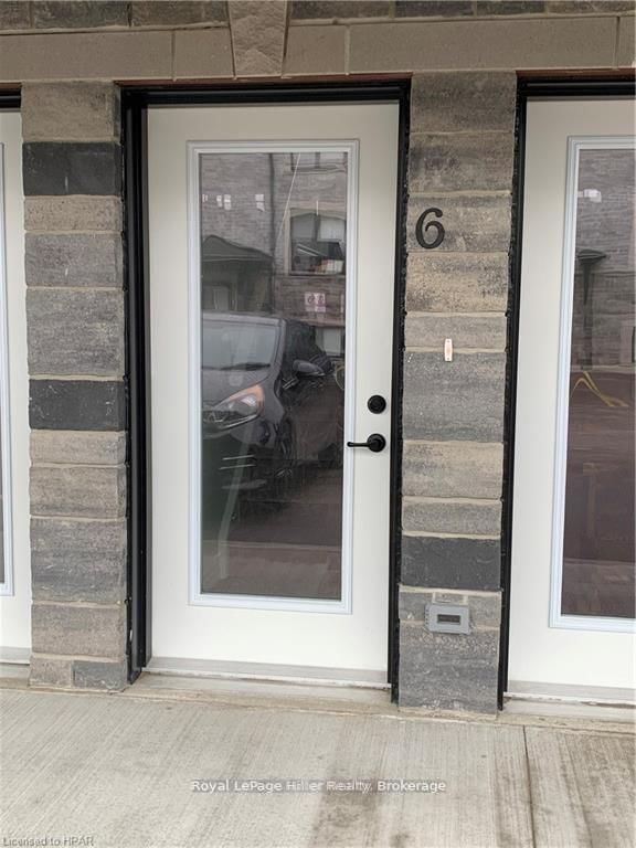 home for lease on #6-3192 Vivian Line 37 Line