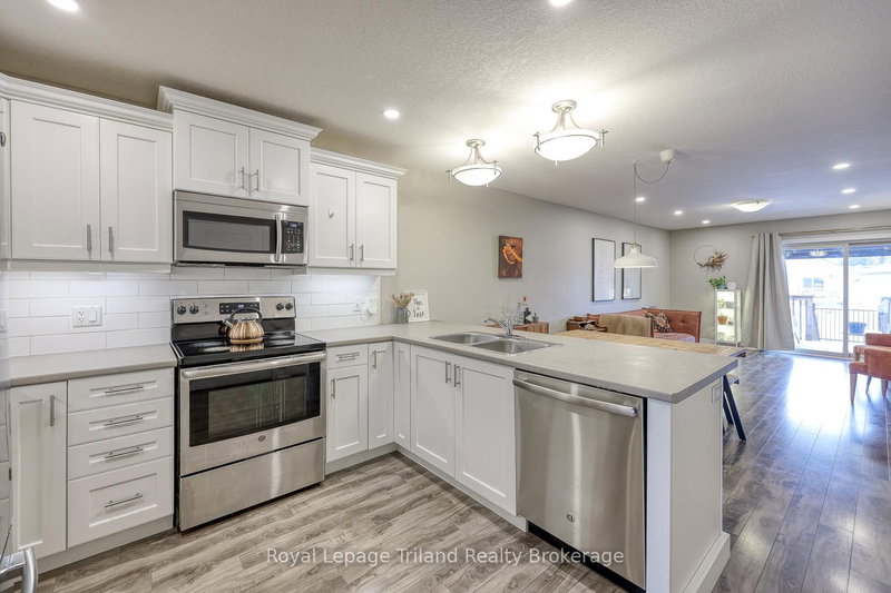 68 North Main St, Norfolk, N3Y 2M3 | Image 3