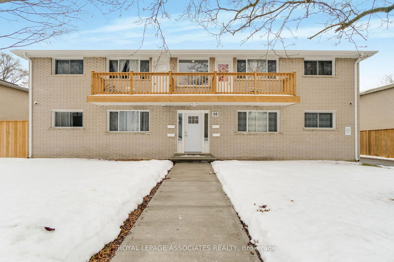 home for lease on 98 Sixth Avenue