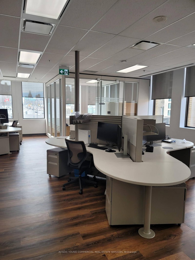 300 - 10 Rideau St, Ottawa, K1N 9J1 | Image 2