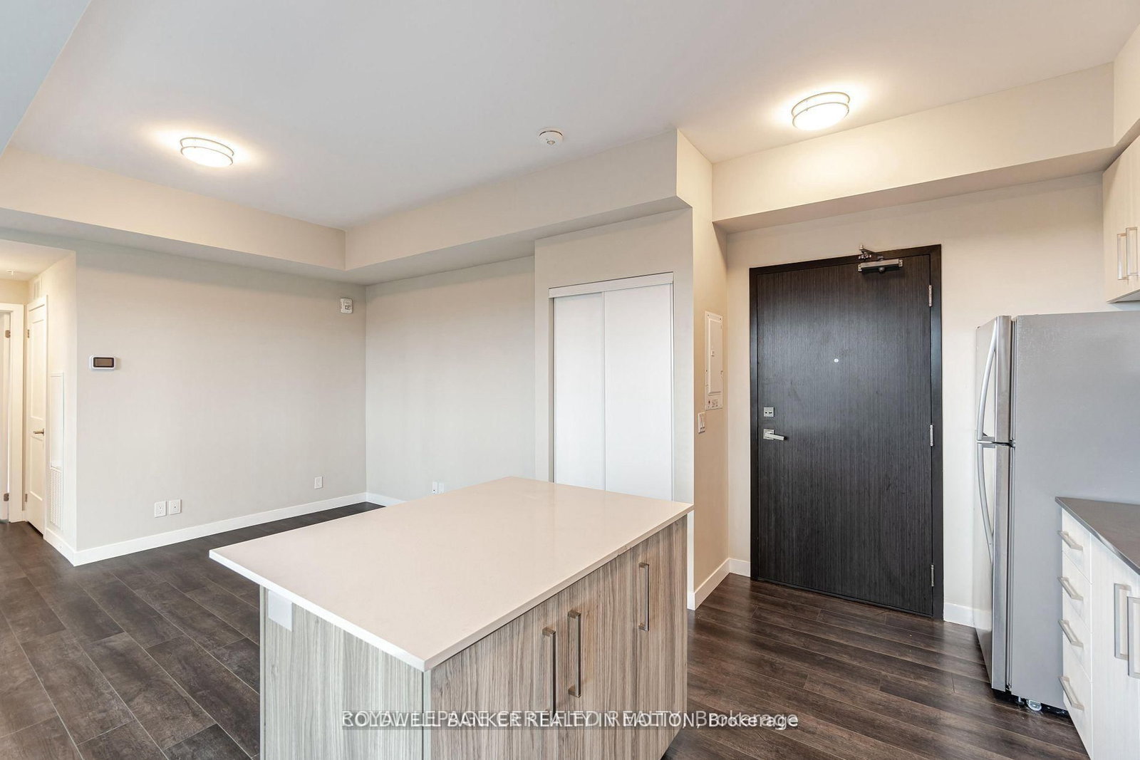 Condo for sale at 303-15 Queen Street, Hamilton, Ontario, L8P 0C6 - Central - MLS: X12806412