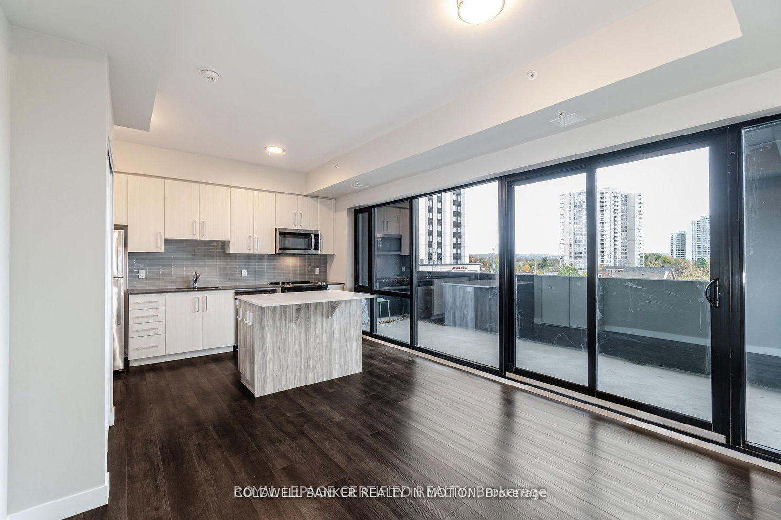 Condo for sale at 303-15 Queen Street, Hamilton, Ontario, L8P 0C6 - Central - MLS: X12806412