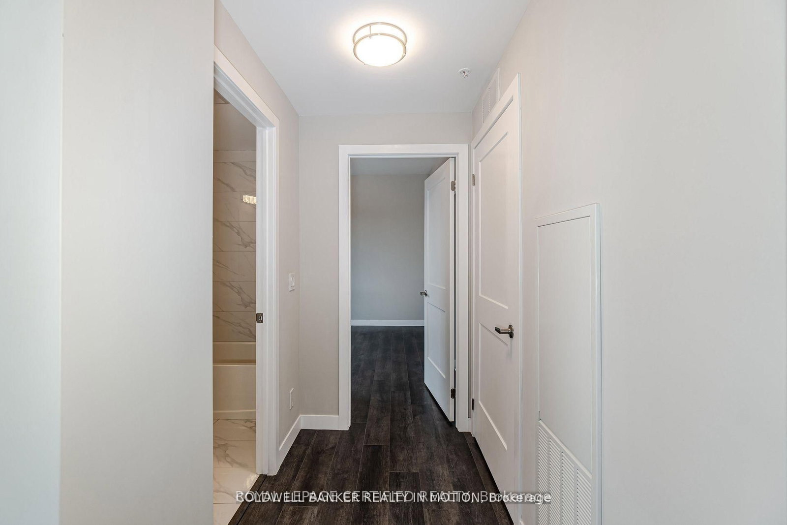 Condo for sale at 303-15 Queen Street, Hamilton, Ontario, L8P 0C6 - Central - MLS: X12806412