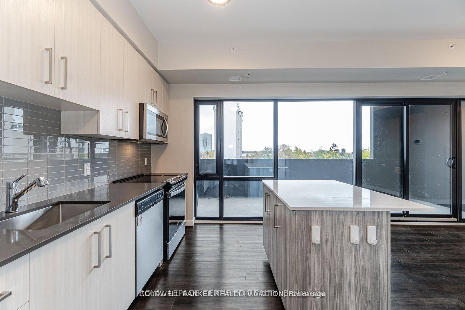 Condo for sale at 303-15 Queen Street, Hamilton, Ontario, L8P 0C6 - Central - MLS: X12806412