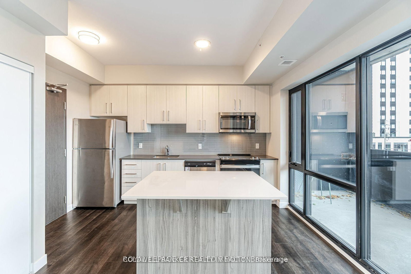 Condo for sale at 303-15 Queen Street, Hamilton, Ontario, L8P 0C6 - Central - MLS: X12806412