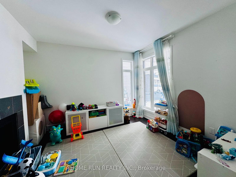 279 Mount Nebo Way, Gloucester, K1X 0E1 | Image 3