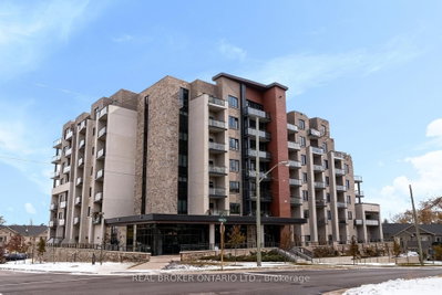 Condo sold at 302-30 Hamilton Street, Hamilton, Ontario, L8B 1V8 - Waterdown - MLS: X12806544