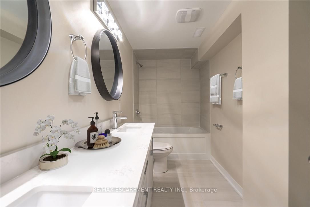 749 Upper Ottawa Street, Unit 2 - Photo 5