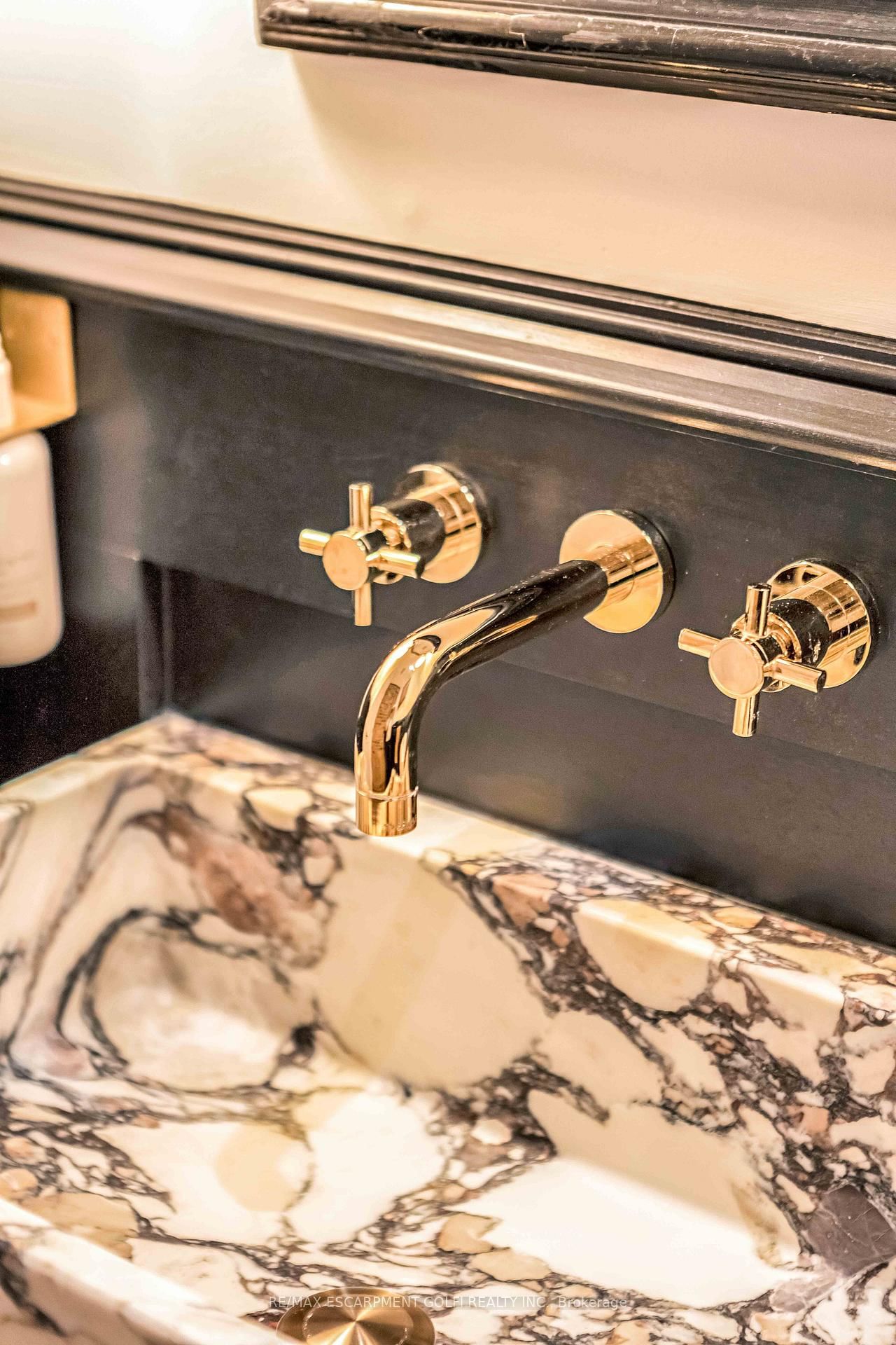 Detached House for sale at 369 Charlton Avenue, Hamilton, Ontario, L8P 2E6 - Kirkendall - MLS: X12806748