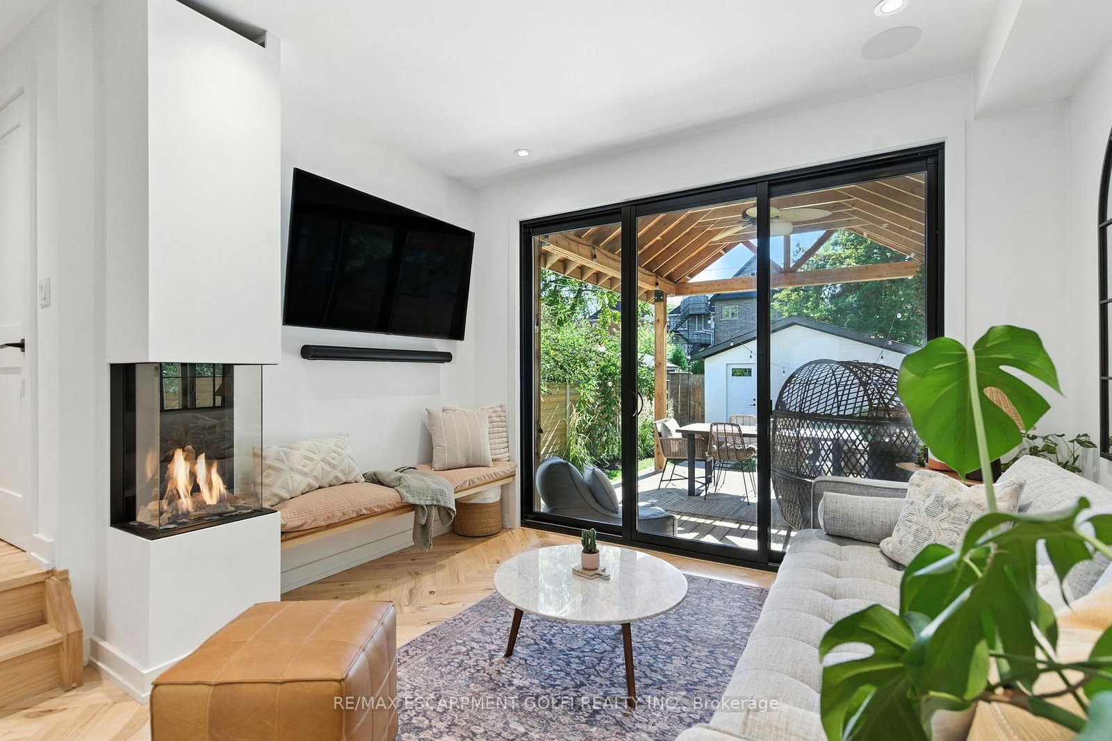 Detached House for sale at 369 Charlton Avenue, Hamilton, Ontario, L8P 2E6 - Kirkendall - MLS: X12806748