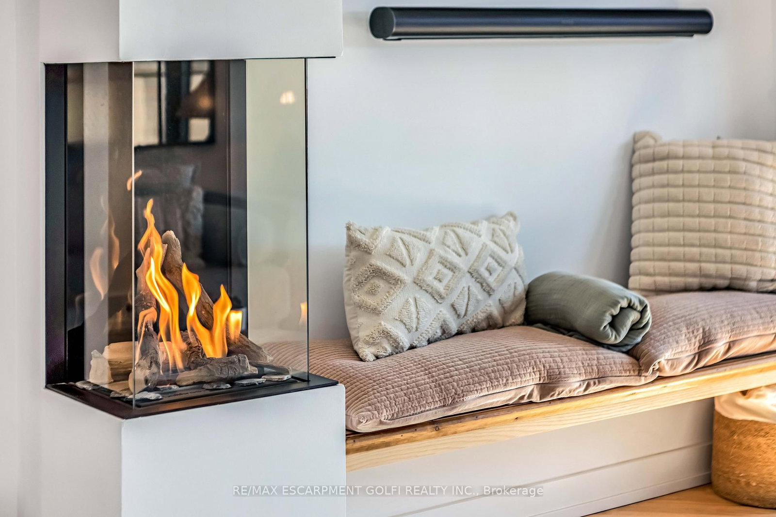 Detached House for sale at 369 Charlton Avenue, Hamilton, Ontario, L8P 2E6 - Kirkendall - MLS: X12806748