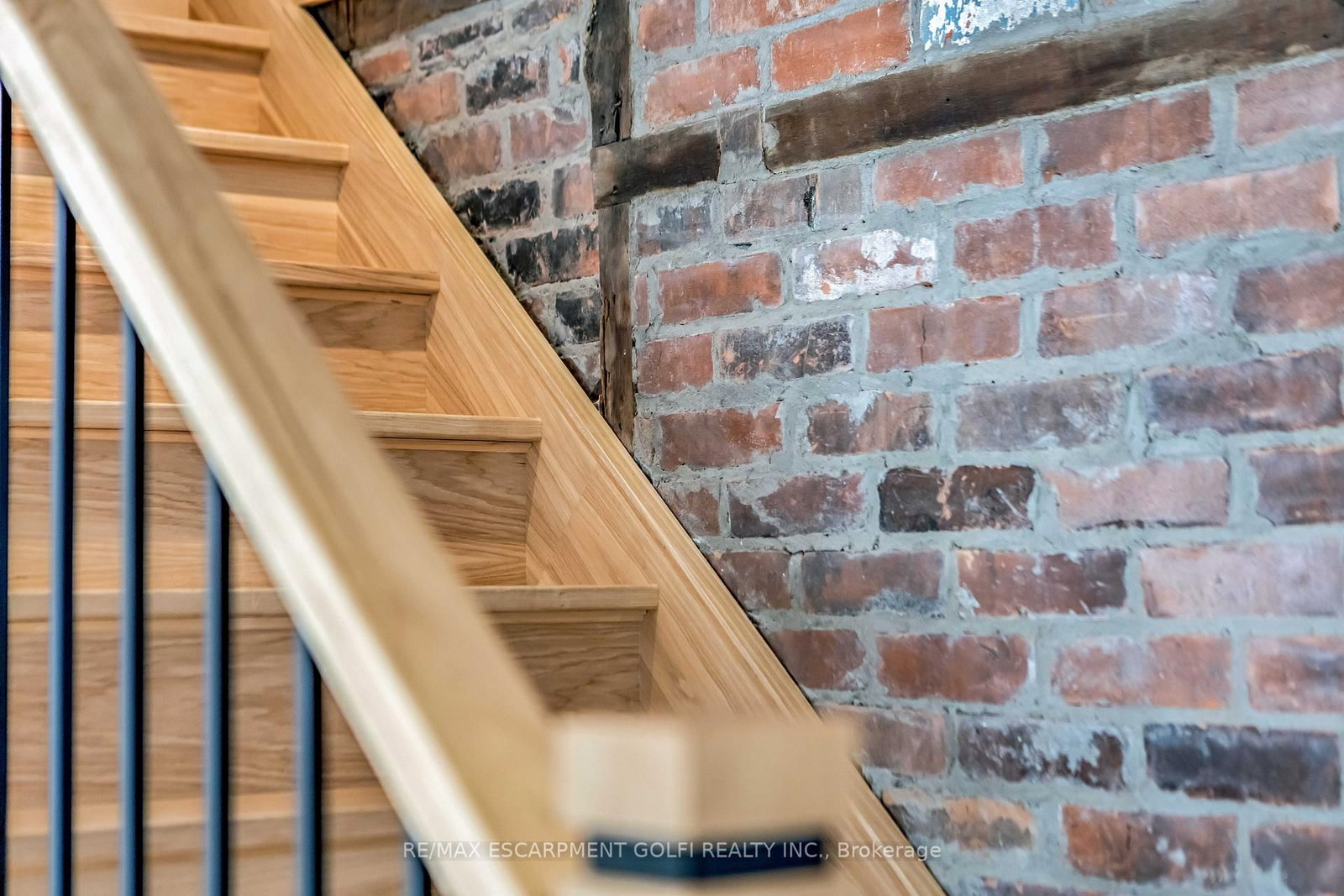 Detached House for sale at 369 Charlton Avenue, Hamilton, Ontario, L8P 2E6 - Kirkendall - MLS: X12806748