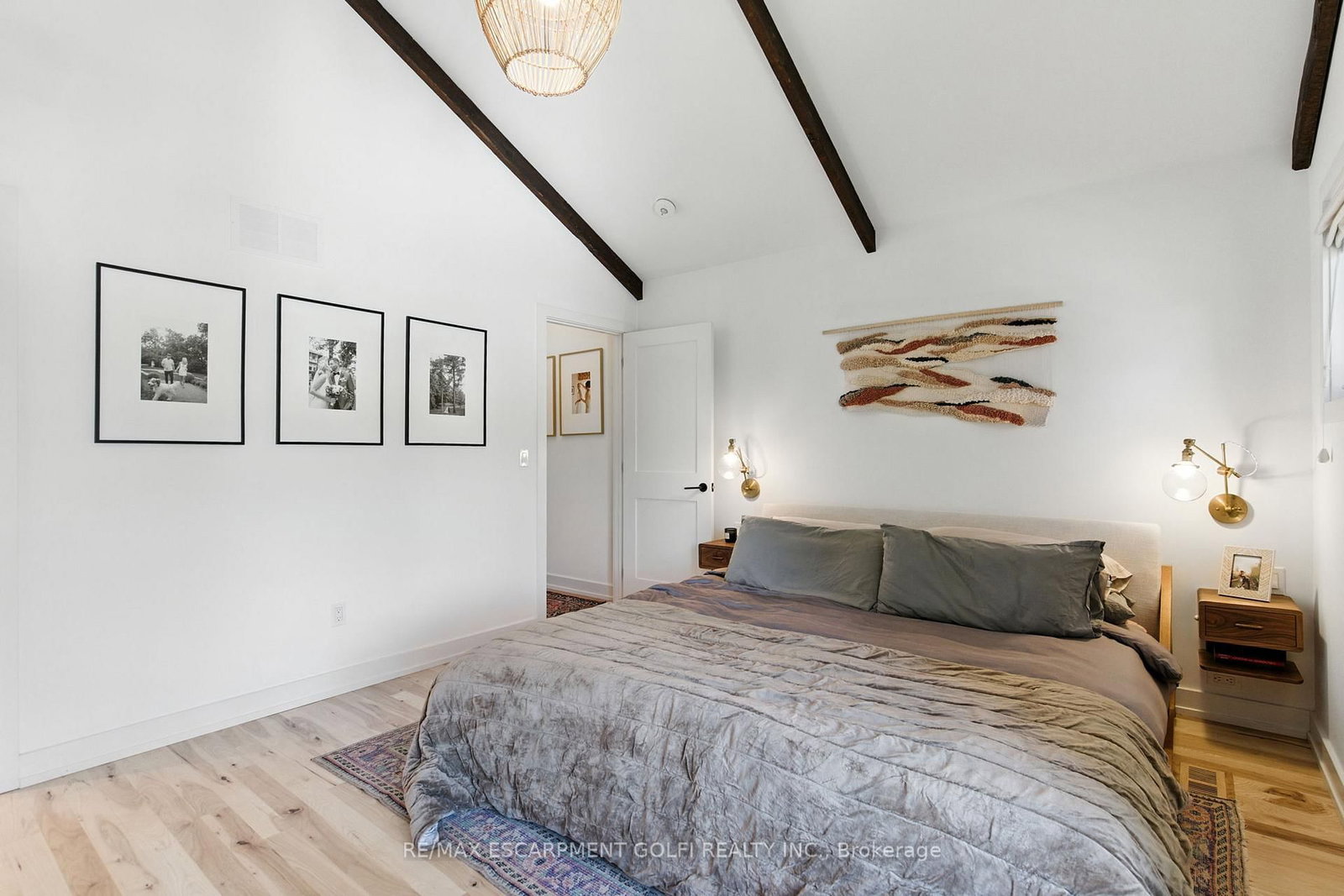 Detached House for sale at 369 Charlton Avenue, Hamilton, Ontario, L8P 2E6 - Kirkendall - MLS: X12806748