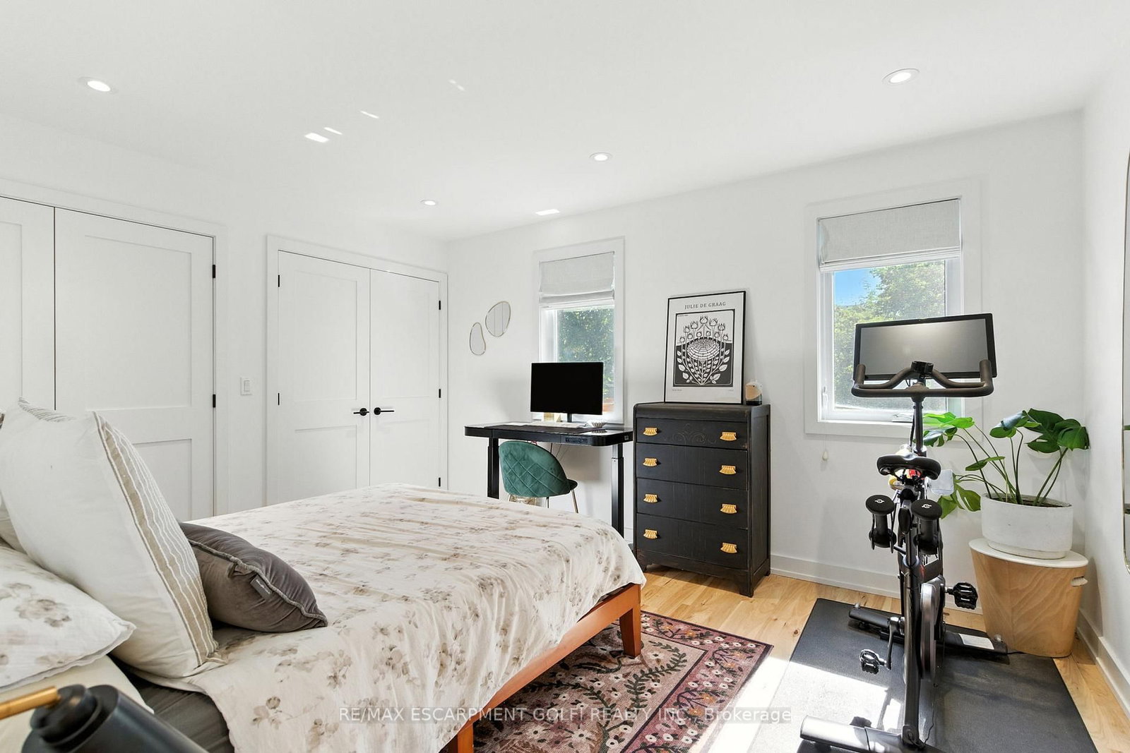 Detached House for sale at 369 Charlton Avenue, Hamilton, Ontario, L8P 2E6 - Kirkendall - MLS: X12806748