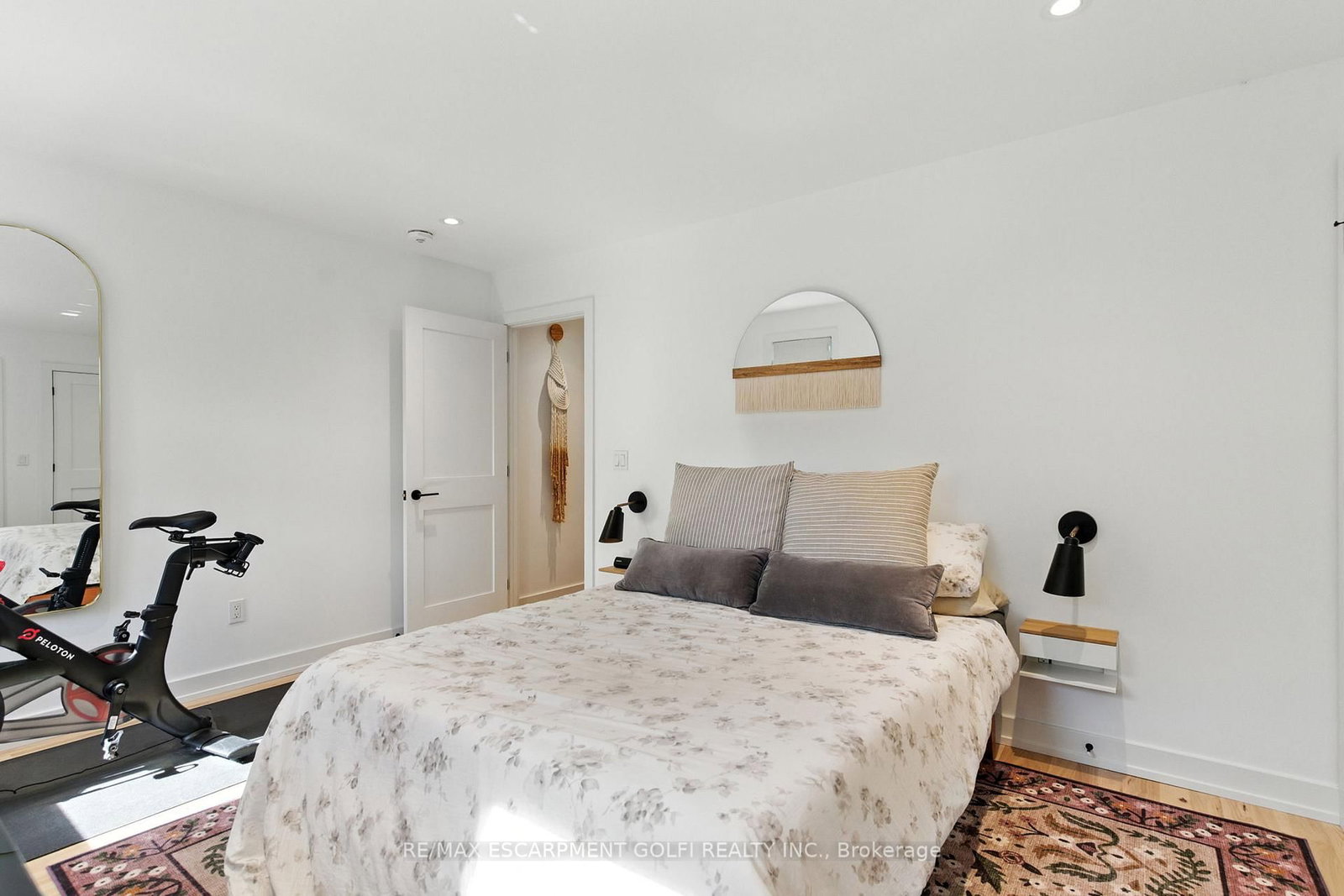 Detached House for sale at 369 Charlton Avenue, Hamilton, Ontario, L8P 2E6 - Kirkendall - MLS: X12806748