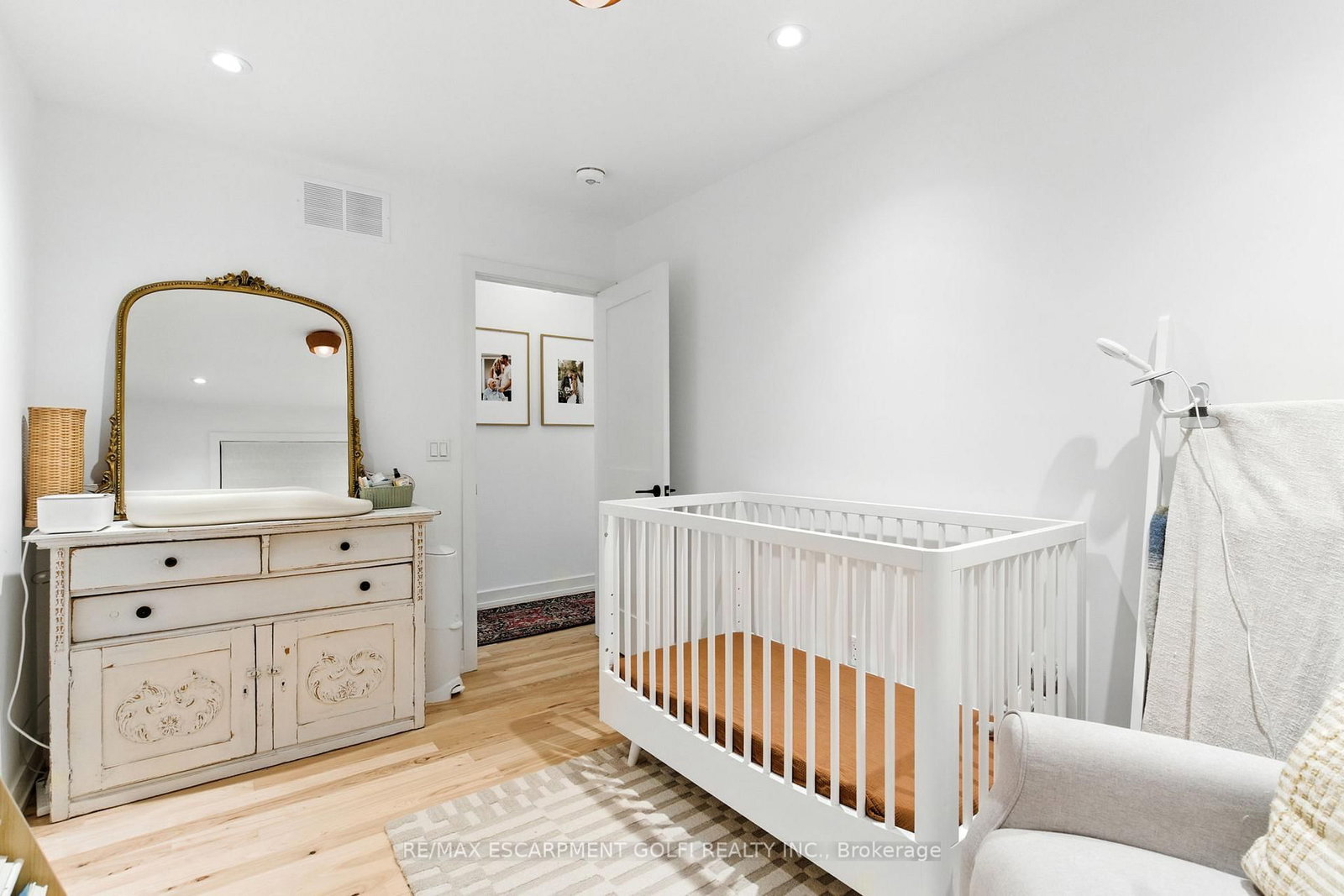 Detached House for sale at 369 Charlton Avenue, Hamilton, Ontario, L8P 2E6 - Kirkendall - MLS: X12806748