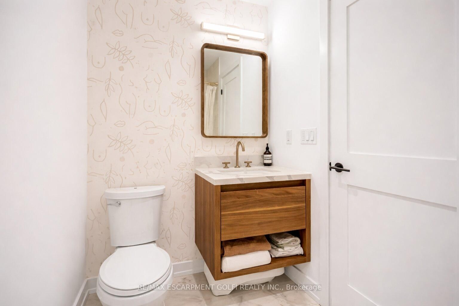 Detached House for sale at 369 Charlton Avenue, Hamilton, Ontario, L8P 2E6 - Kirkendall - MLS: X12806748