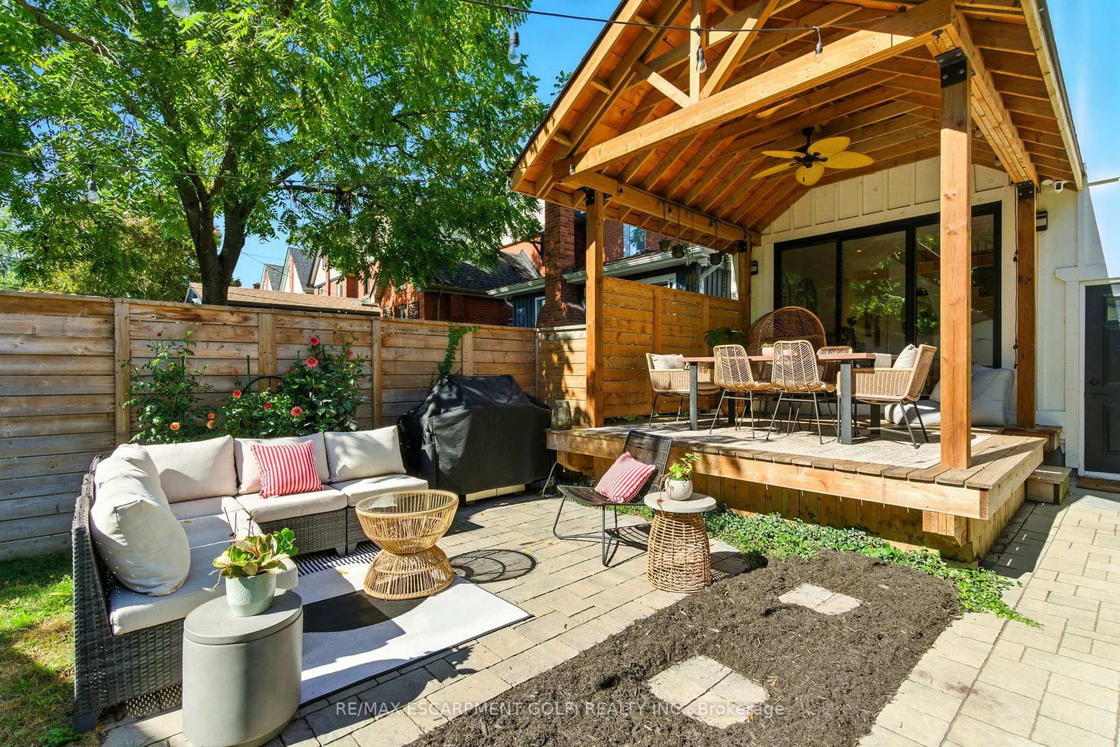 Detached House for sale at 369 Charlton Avenue, Hamilton, Ontario, L8P 2E6 - Kirkendall - MLS: X12806748