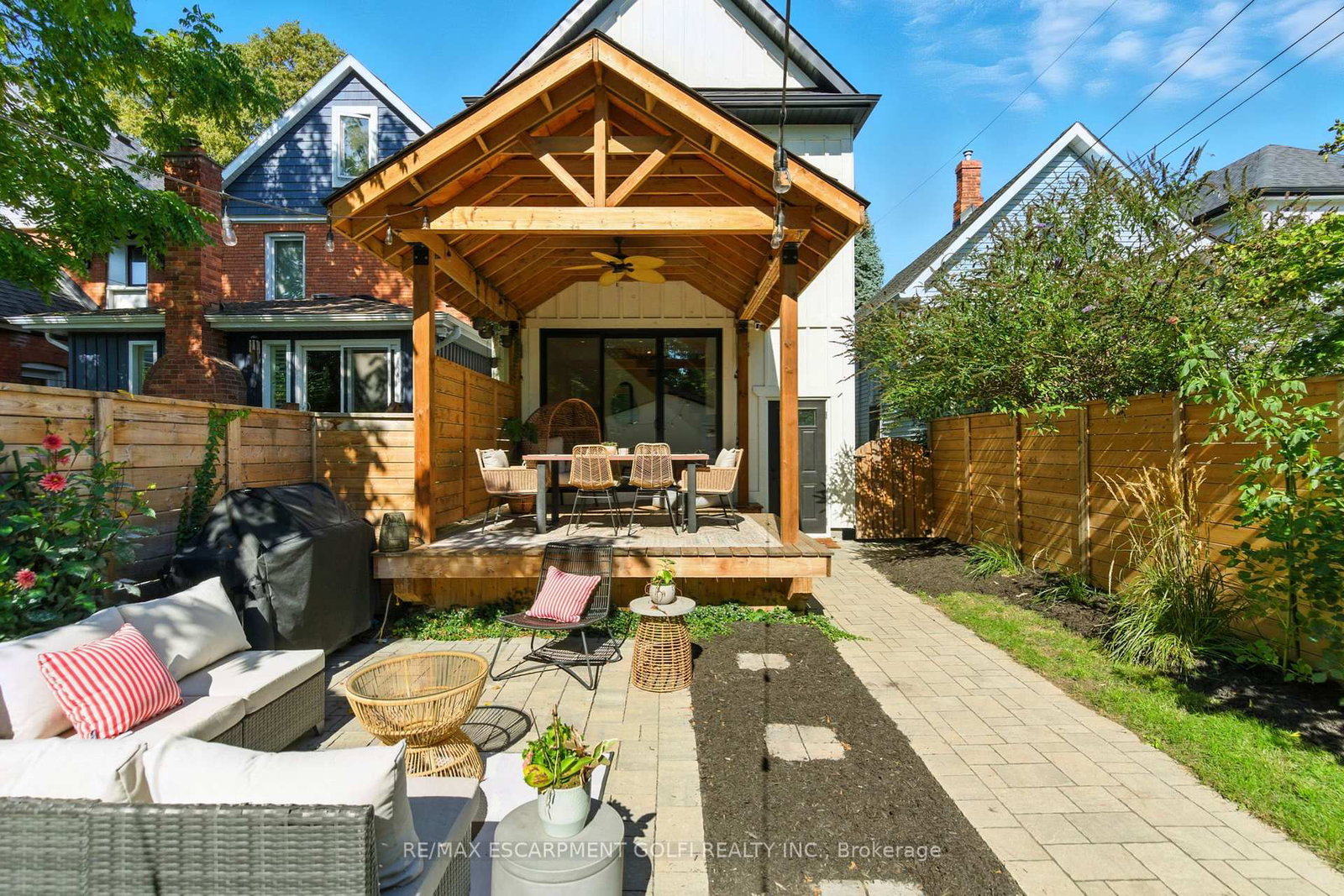 Detached House for sale at 369 Charlton Avenue, Hamilton, Ontario, L8P 2E6 - Kirkendall - MLS: X12806748