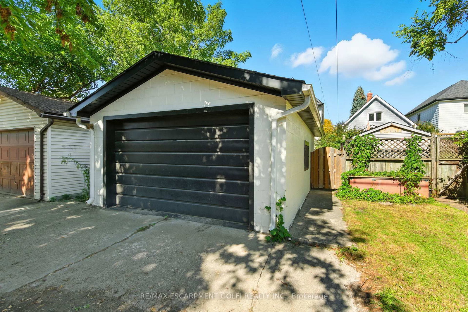 Detached House for sale at 369 Charlton Avenue, Hamilton, Ontario, L8P 2E6 - Kirkendall - MLS: X12806748