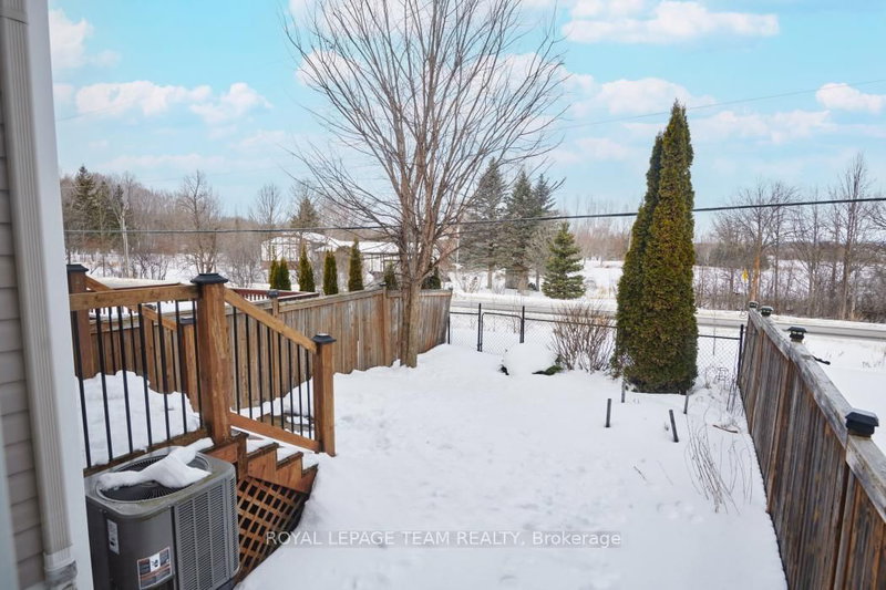 2047 Dunollie Cres, Ottawa, K2W 1H5 | Image 2