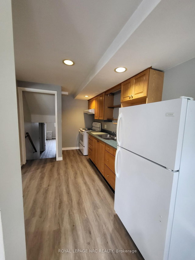 Lower - 32 Mcdougall Drive