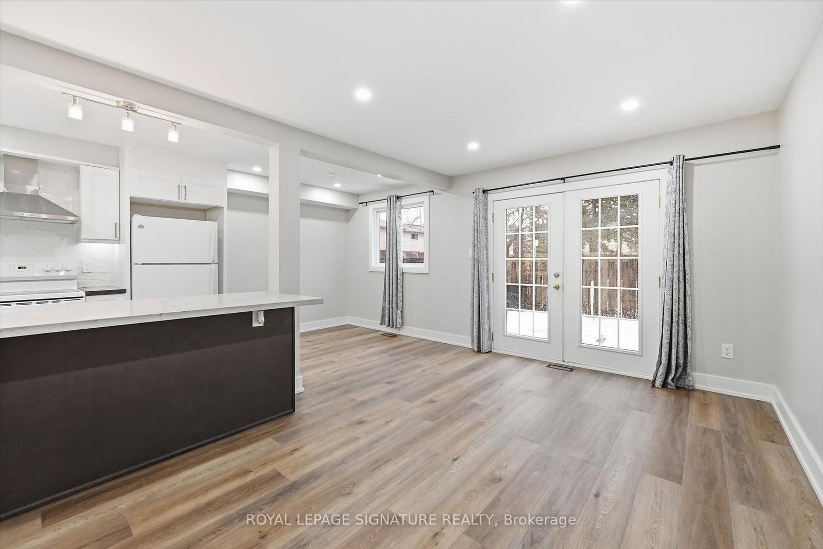 Townhouse for sale at 9-100 Quigley Road, Hamilton, Ontario, L8K 6J1 - Vincent - MLS: X12808716