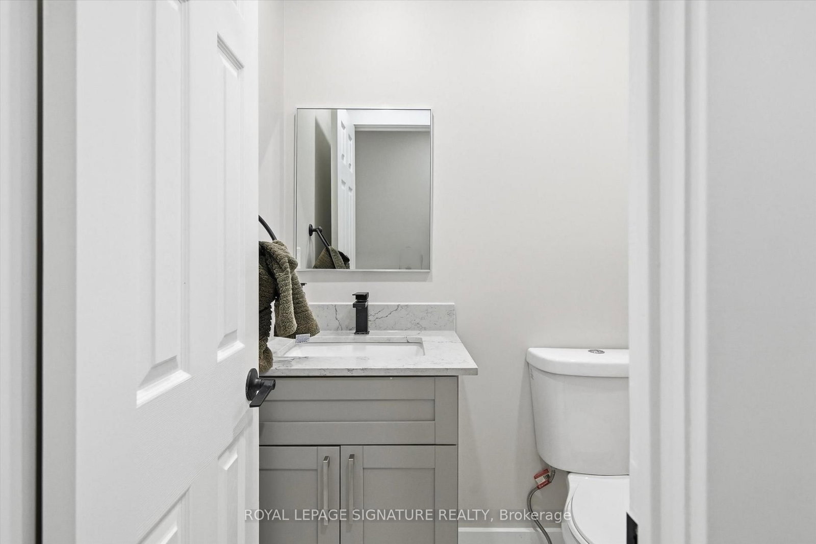 Townhouse for sale at 9-100 Quigley Road, Hamilton, Ontario, L8K 6J1 - Vincent - MLS: X12808716