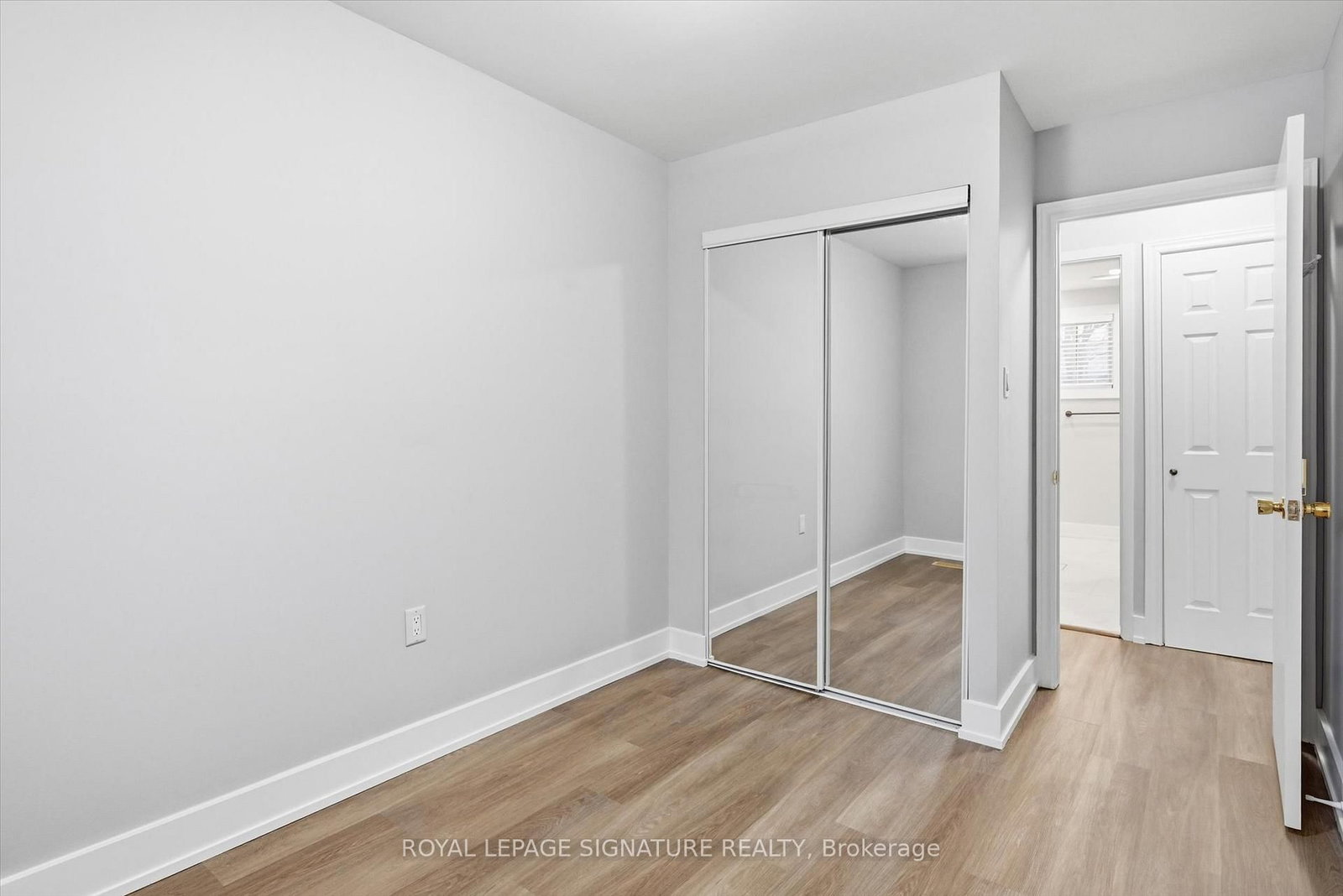 Townhouse for sale at 9-100 Quigley Road, Hamilton, Ontario, L8K 6J1 - Vincent - MLS: X12808716