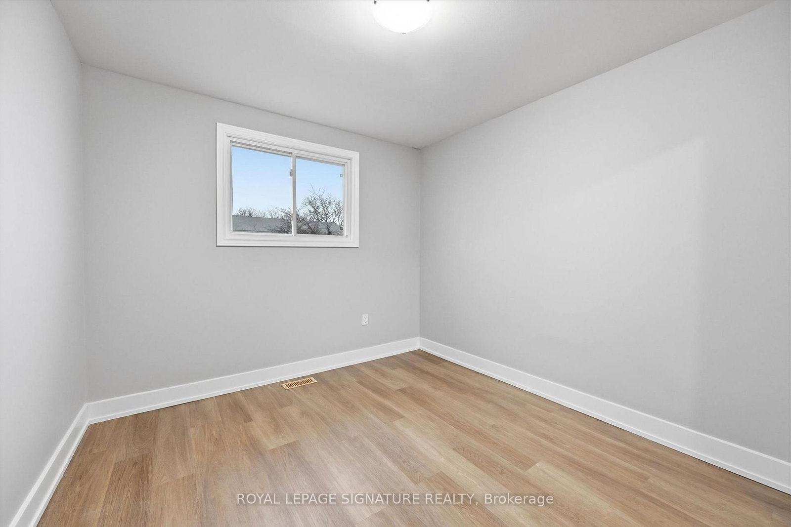 Townhouse for sale at 9-100 Quigley Road, Hamilton, Ontario, L8K 6J1 - Vincent - MLS: X12808716