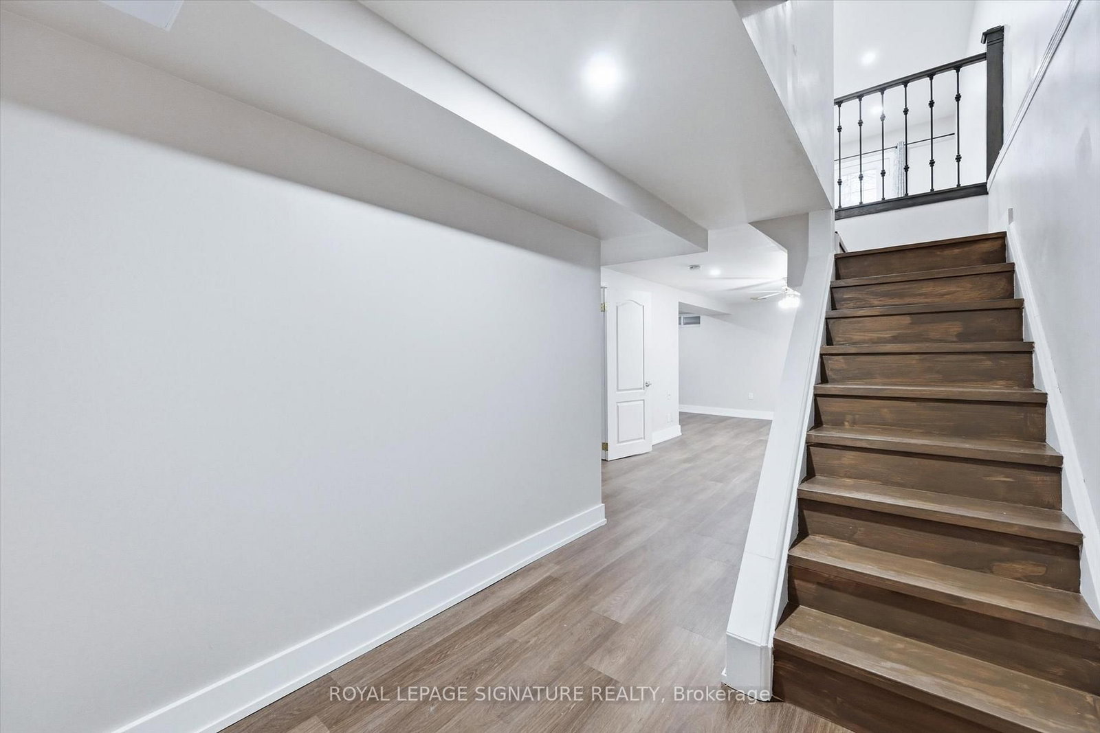 Townhouse for sale at 9-100 Quigley Road, Hamilton, Ontario, L8K 6J1 - Vincent - MLS: X12808716