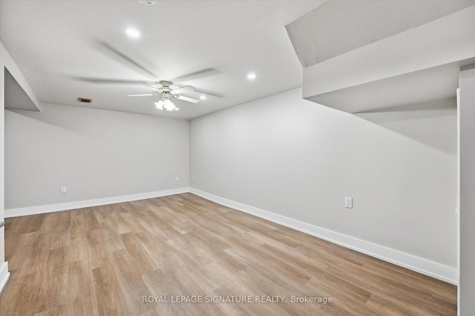 Townhouse for sale at 9-100 Quigley Road, Hamilton, Ontario, L8K 6J1 - Vincent - MLS: X12808716