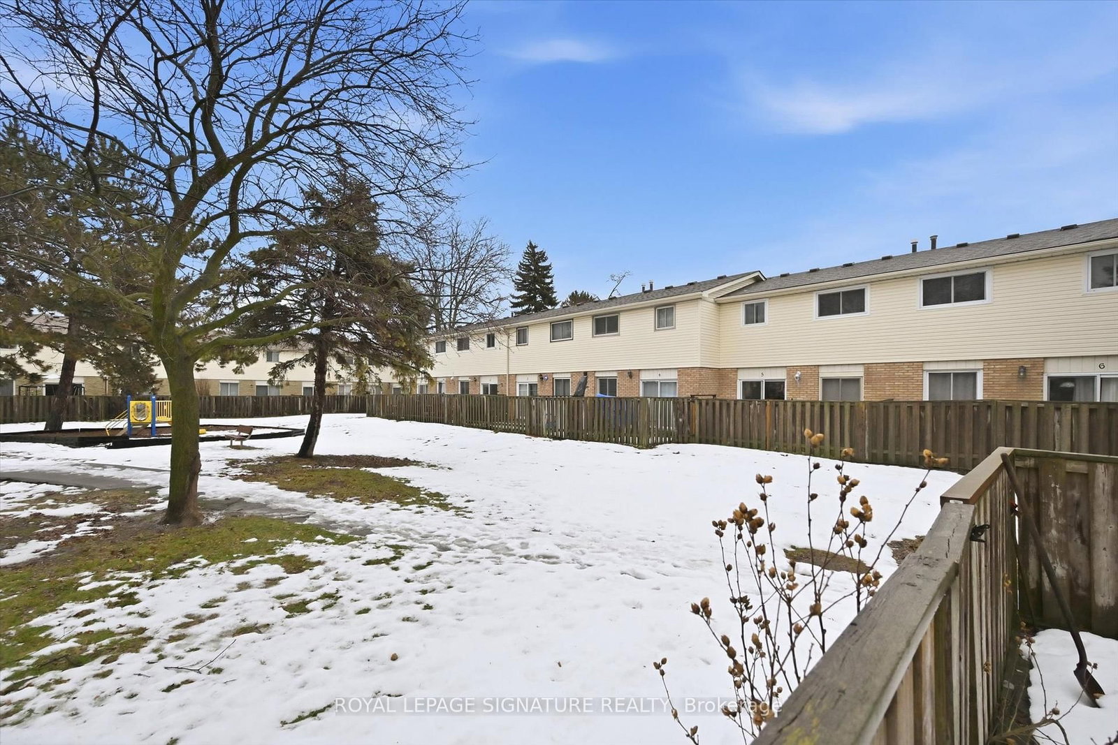 Townhouse for sale at 9-100 Quigley Road, Hamilton, Ontario, L8K 6J1 - Vincent - MLS: X12808716