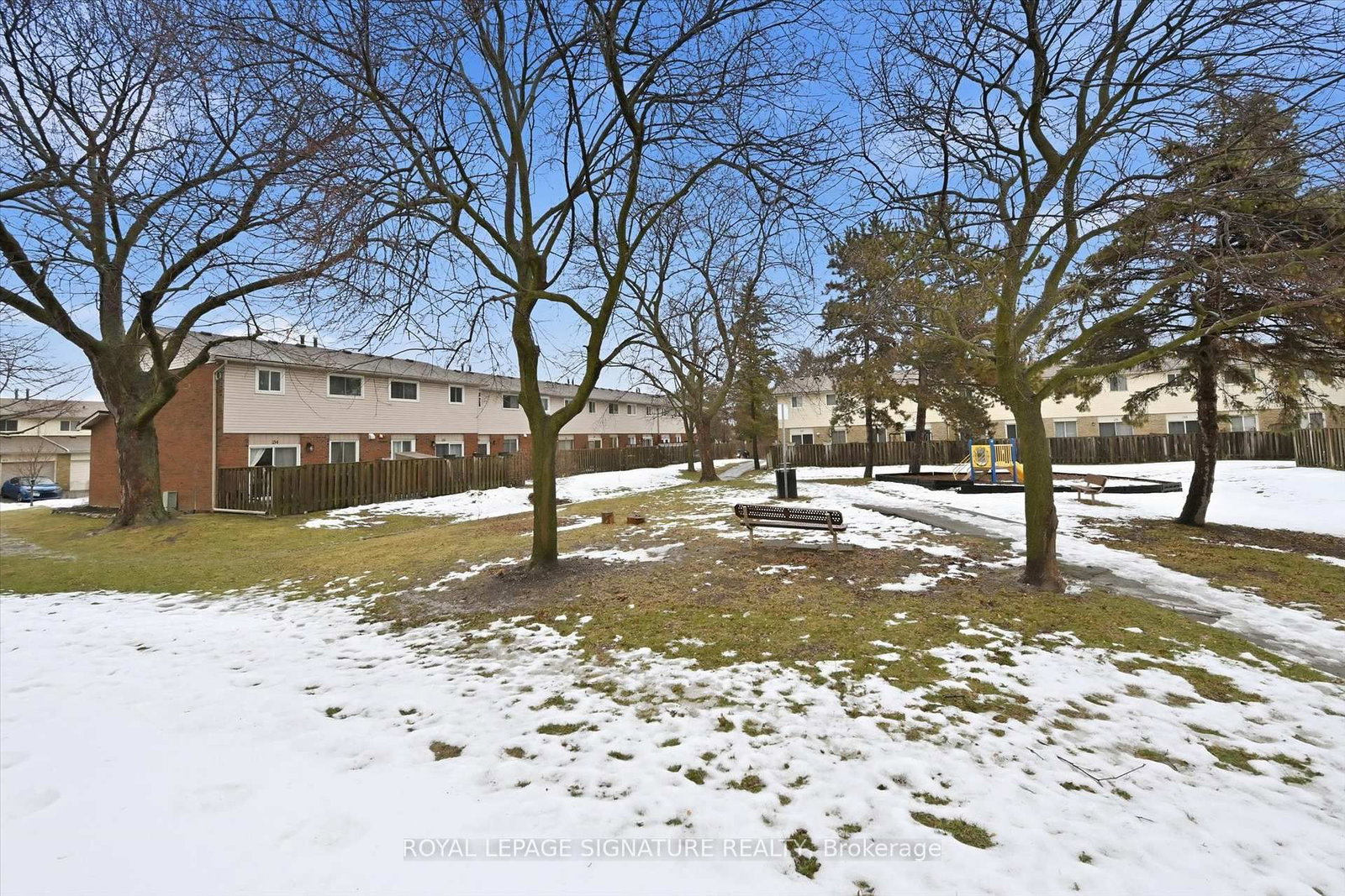 Townhouse for sale at 9-100 Quigley Road, Hamilton, Ontario, L8K 6J1 - Vincent - MLS: X12808716