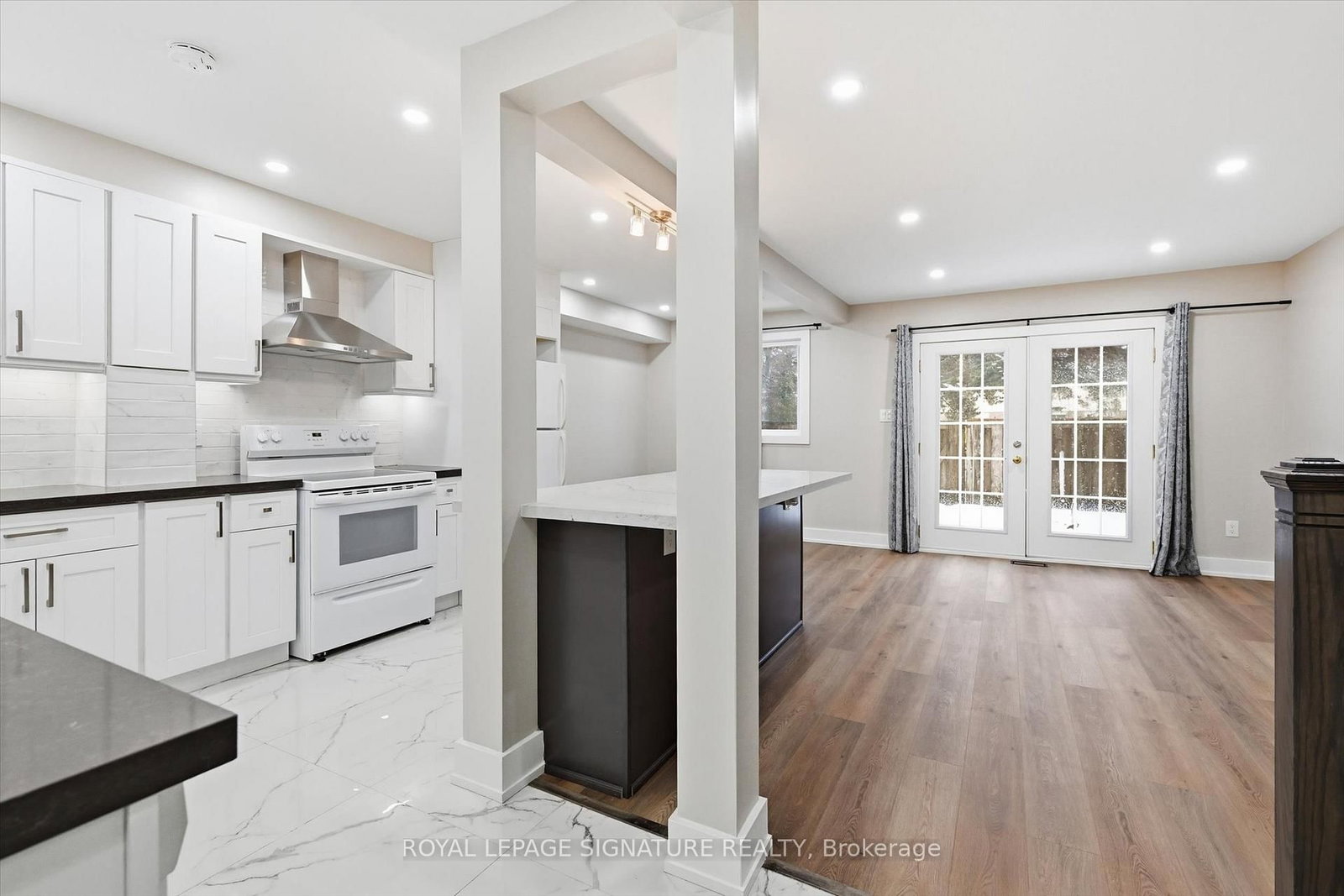 Townhouse for sale at 9-100 Quigley Road, Hamilton, Ontario, L8K 6J1 - Vincent - MLS: X12808716