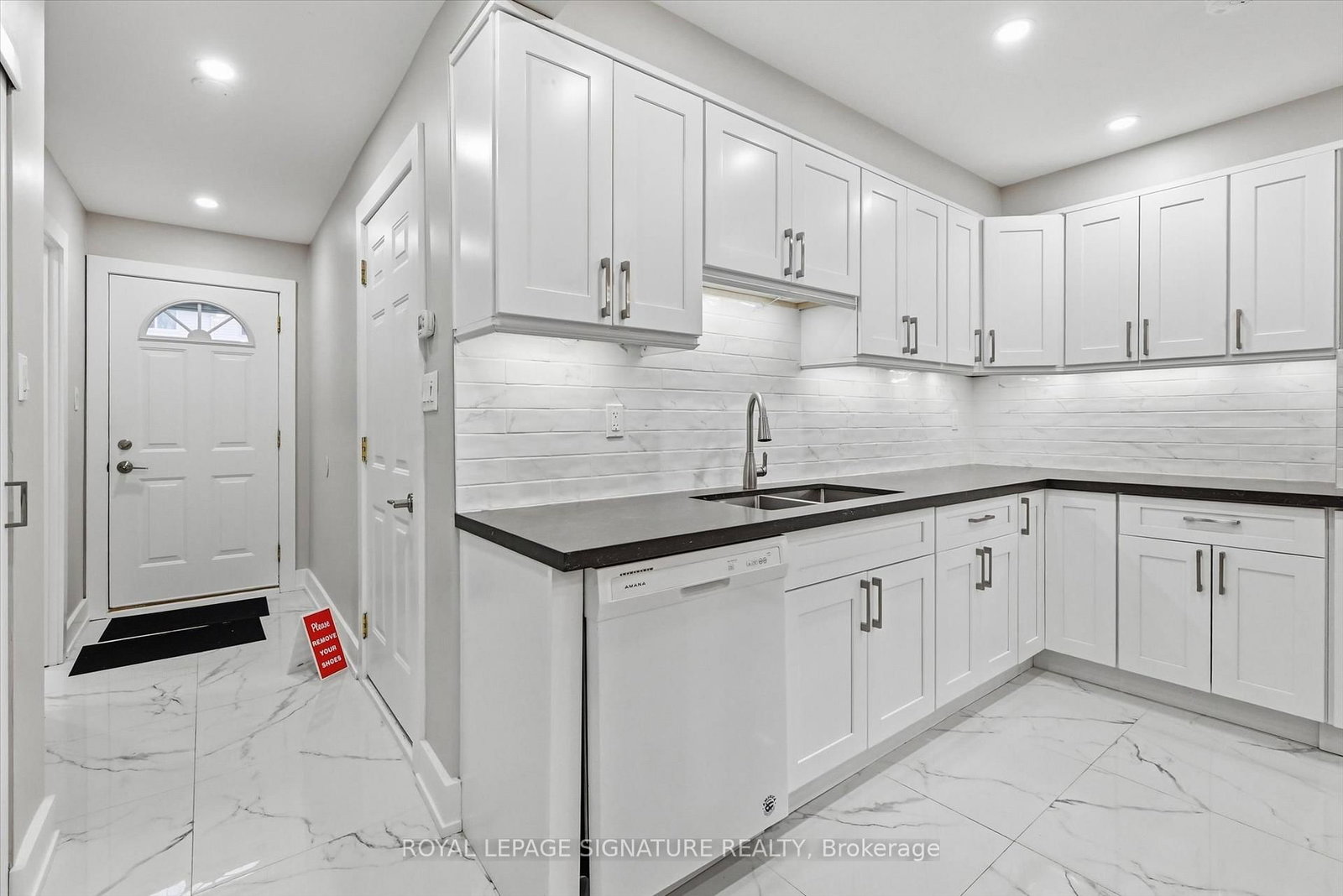 Townhouse for sale at 9-100 Quigley Road, Hamilton, Ontario, L8K 6J1 - Vincent - MLS: X12808716