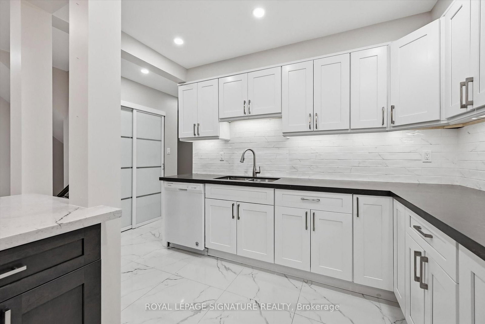 Townhouse for sale at 9-100 Quigley Road, Hamilton, Ontario, L8K 6J1 - Vincent - MLS: X12808716