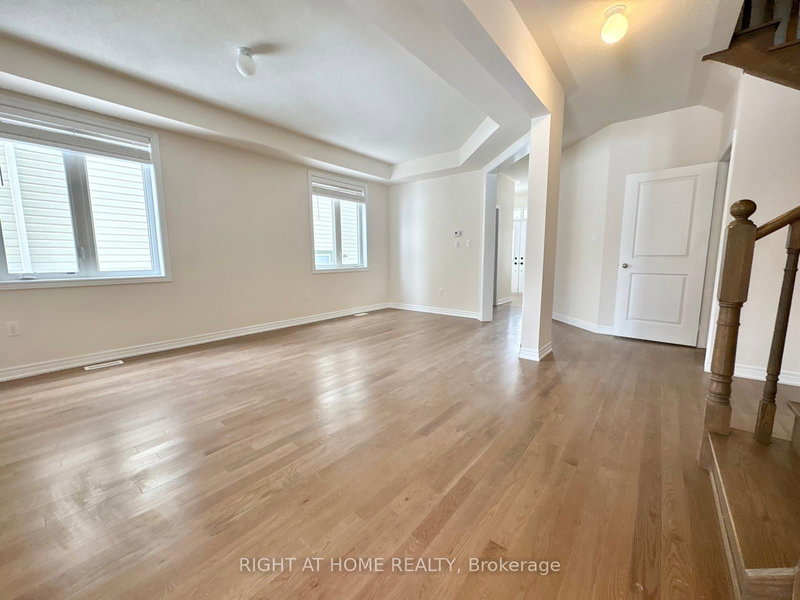 675 Anishinaabe Dr, Shelburne, L9V 3Y5 | Image 2