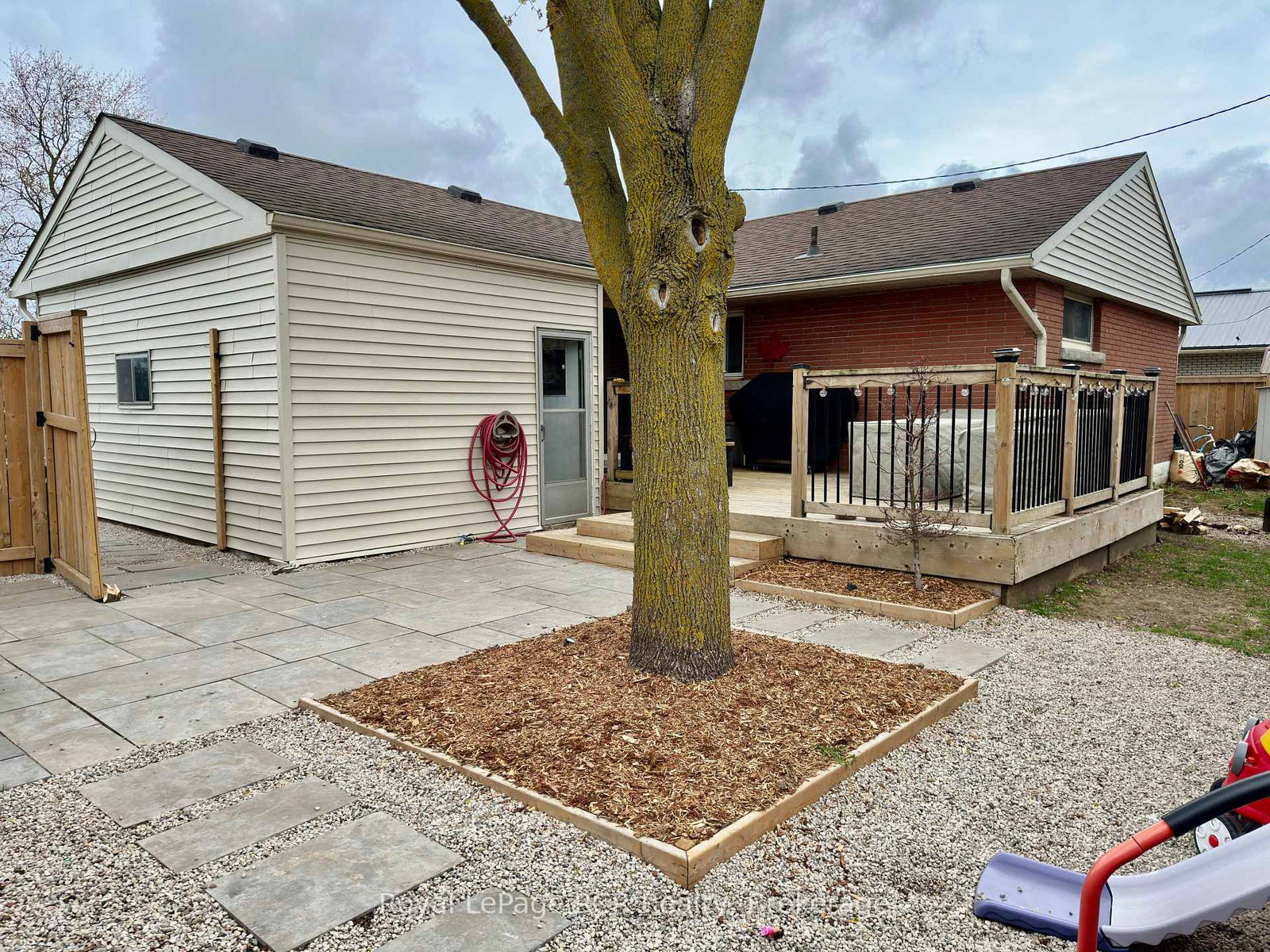 Listing Image 7