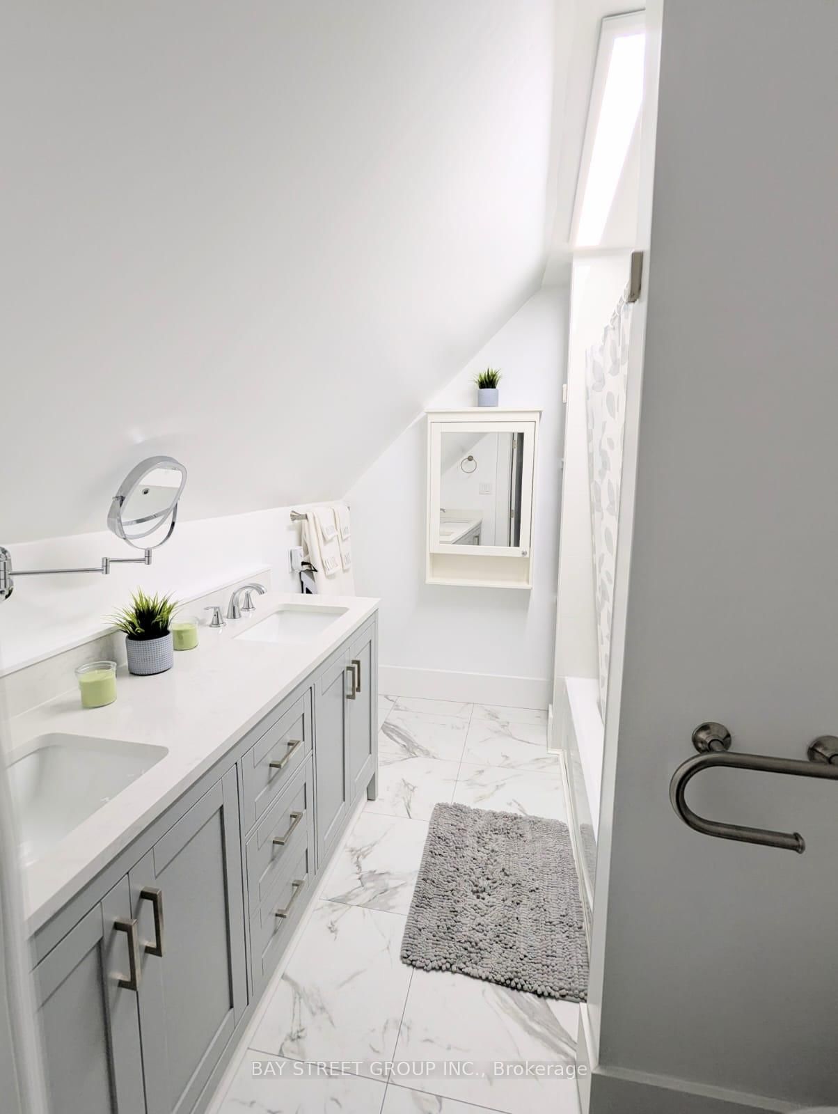 Detached House for sale at 34 Tasker Street, St. Catharines, Ontario, L2R 3Z8 - E. Chester - MLS: X12810358